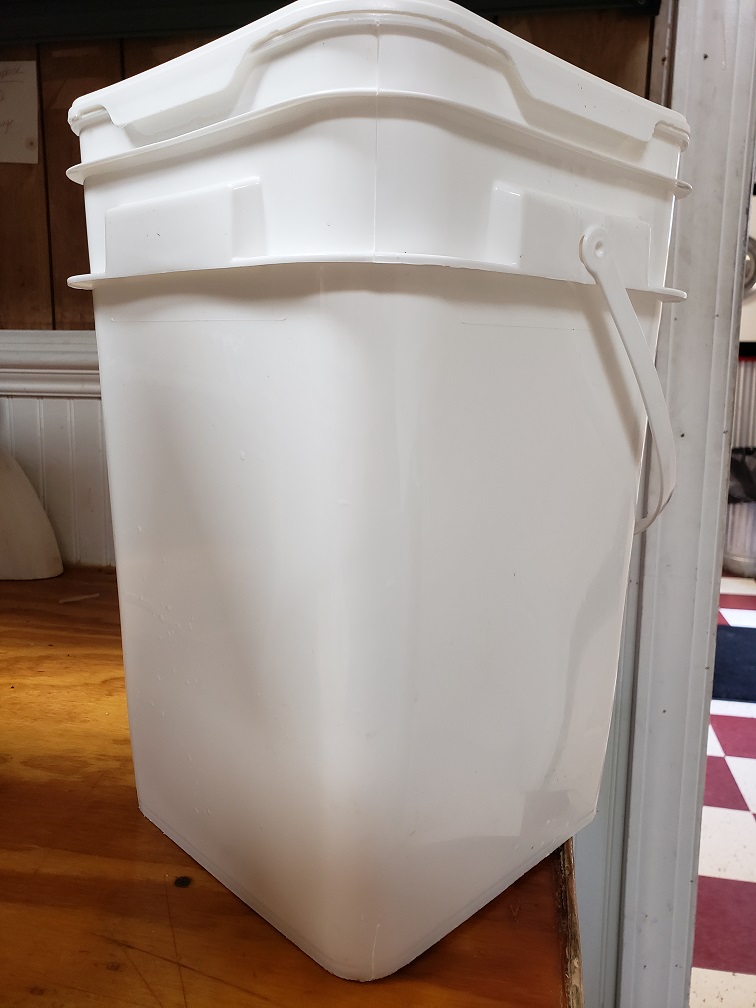 4 Gallon Bucket With Lid(Empty)